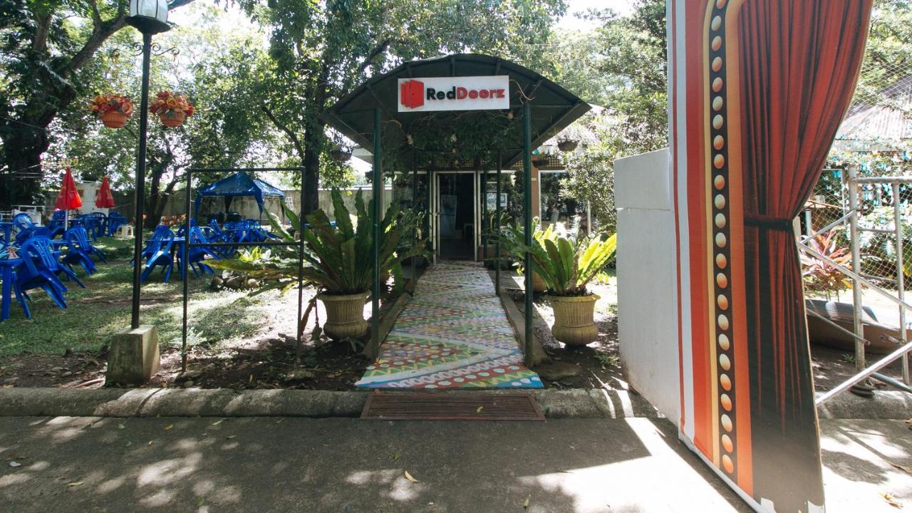 Reddoorz Premium @ Ouan'S The Farm Resort لوسينا المظهر الخارجي الصورة