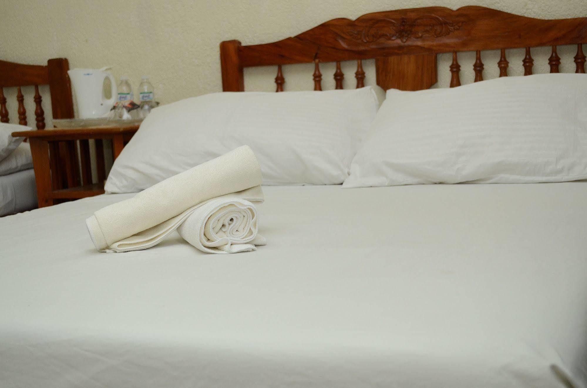 Reddoorz Premium @ Ouan'S The Farm Resort لوسينا المظهر الخارجي الصورة